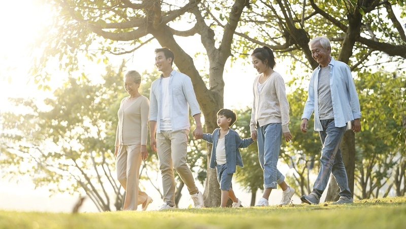 走路真的能防失智！哈佛研究：每天多走2千步，大腦退化晚10年