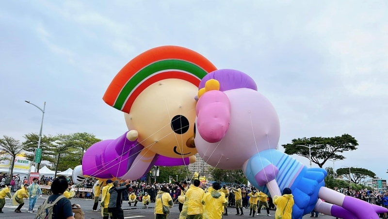 2025高雄大氣球遊行12/13夢時代登場！夢想演唱會、遊行卡司全攻略