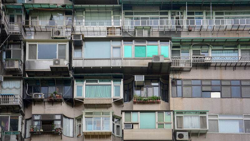 香港大火釀159死⋯他反思台灣：老樓、長者、貧富差距都是隱形炸彈