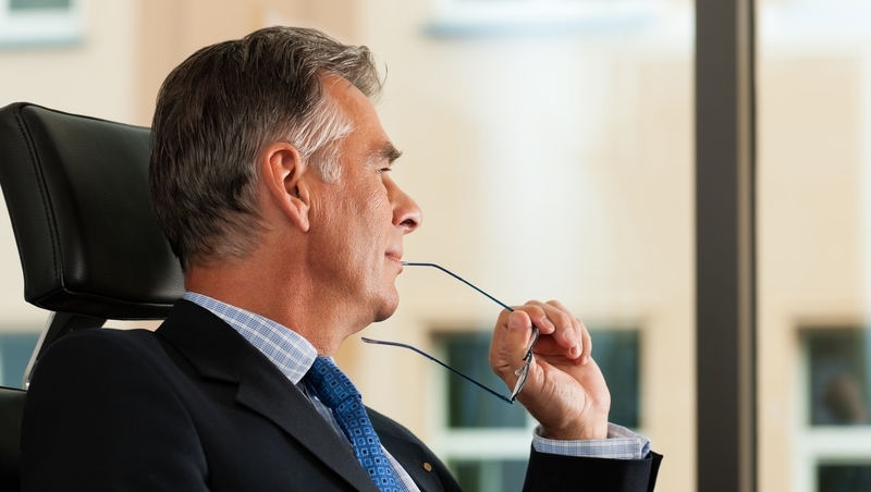 你還在算「時薪」多少嗎？這就是你變窮的原因！晉升富人的3階段思考