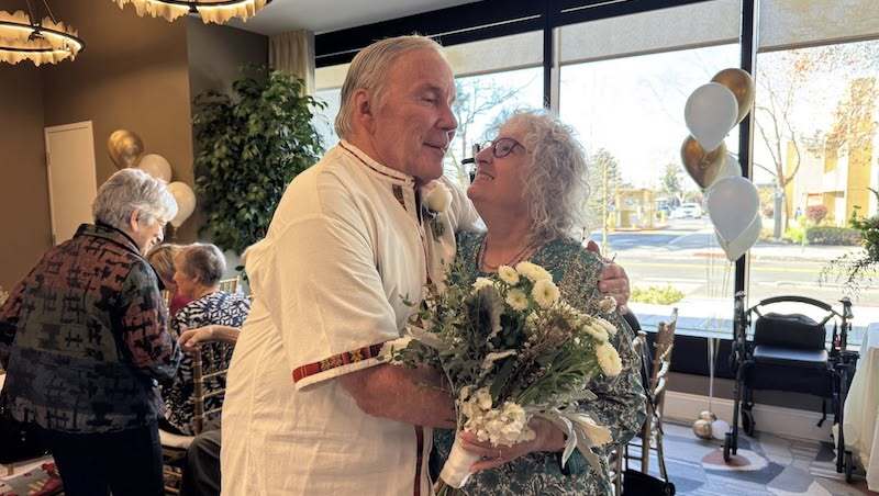 忘了全世界卻記得愛妳！78歲妻再嫁失智夫：他就是知道他愛我