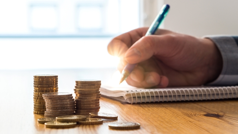 每月投入1萬、持續30年，真的能退休？解析60歲月領5萬的財富公式