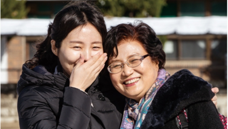 一輩子為家人忙碌！68歲媽媽重返校園，找回被人生擱置的自己