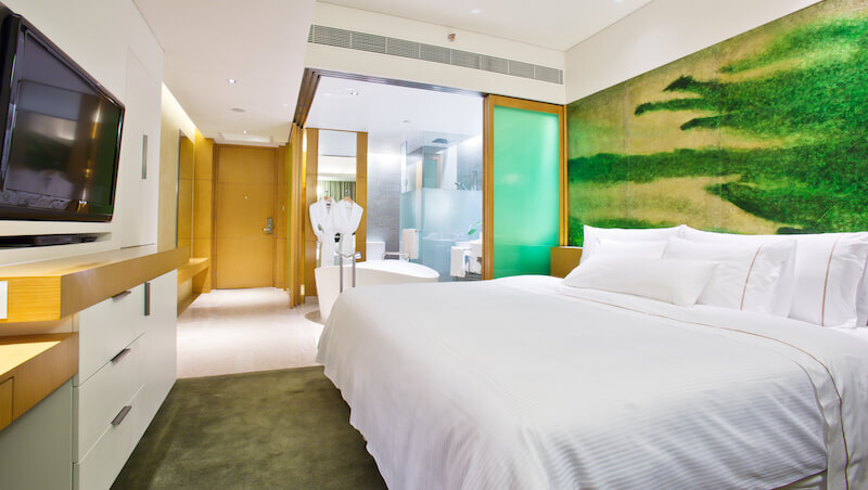 浴室門竟是大錢坑？揭密飯店「無門化」背後美學與成本真相