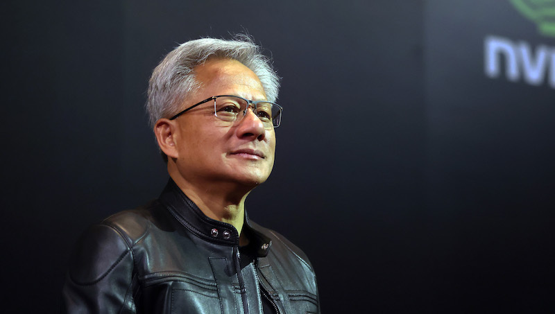 「活著過橋才是開始」黃仁勳罕見談童年：痛苦如何變成養分