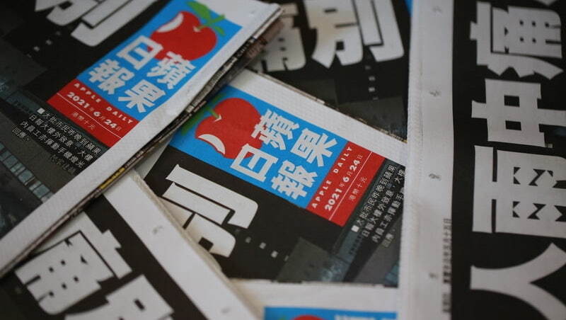 4年內，至少900名記者失業⋯從蘋果日報到眾新聞，回顧港媒崩解關鍵事件