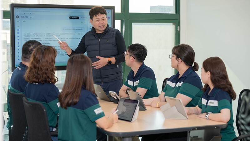 《AI創新百強》相似度高達95%，聚賢研發打造「老闆AI化身」！