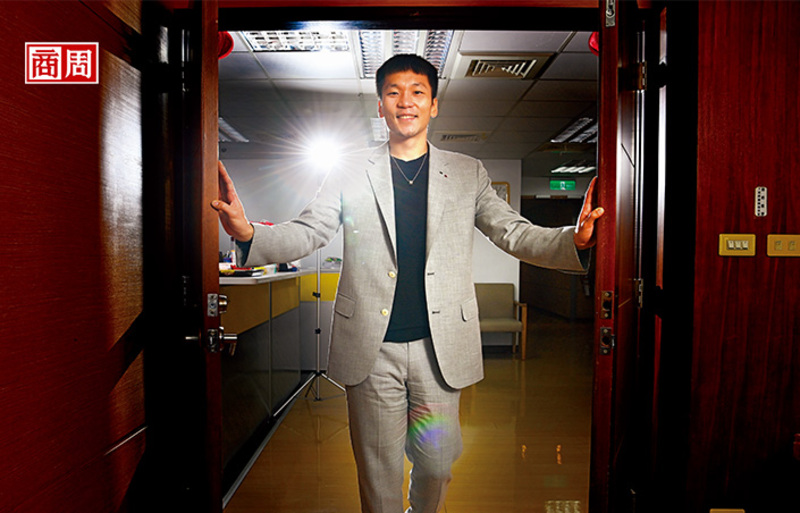 捨3千萬代言闖政壇扛選手難題！李洋：不把身上弄濕，別想渡河到對岸