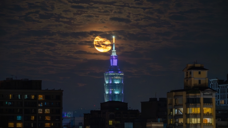 元宵節限定「紅月伴花燈」！3/3全台月全食，錯過這次再等3年