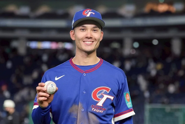 披上母親家鄉球衣！「費仔」費爾柴德轟出滿貫砲：很榮幸代表台灣