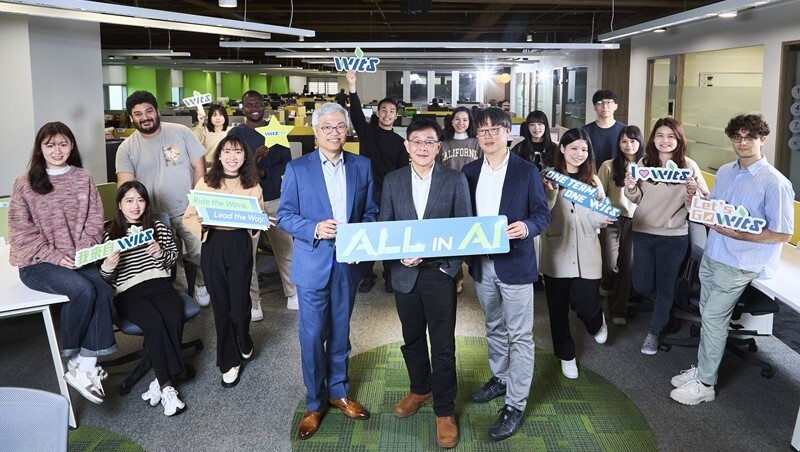 《AI創新百強》不是IT也能拚AI！緯創軟體解決「履歷海」痛點、媒合人才從2週變1天