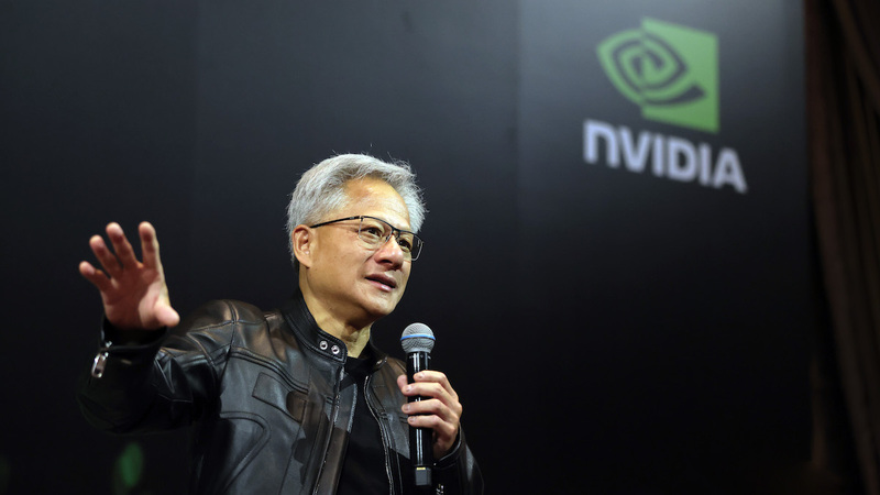 黃仁勳GTC秀台廠名單！演講4大亮點：AI進入推論時代、企業級「養龍蝦」平台來了