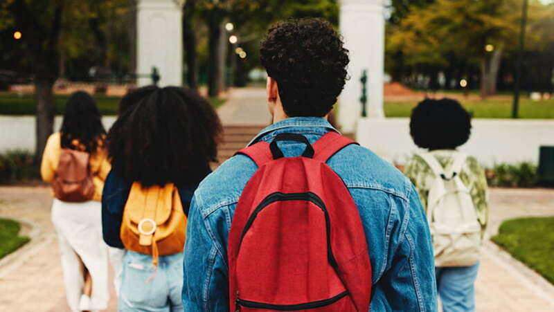 「走正道，你也不會餓死」哈佛博士給作弊學生的震撼教育：菁英的謊言最沉重