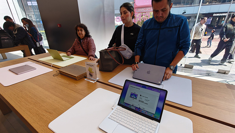 記憶體價格飆、蘋果卻推最便宜MacBook！為何毛利變差，股價還有20%上漲空間？