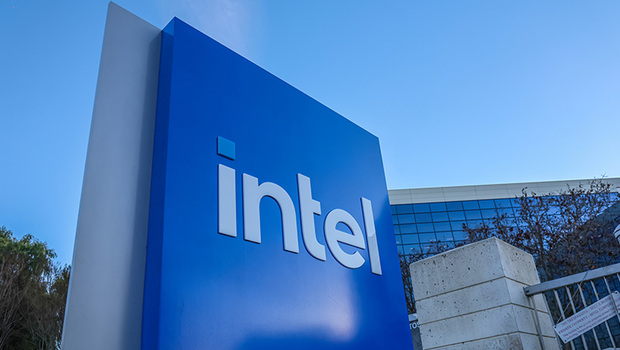 股價9天漲近6成！英特爾合作馬斯克、Google…它能靠AI紅利翻身？