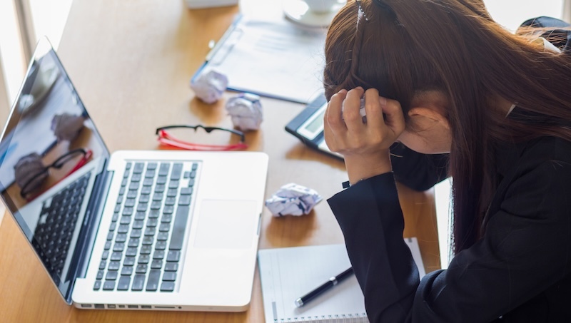 連給意見都外包給AI？主管這種「高效率」，正逼走好員工
