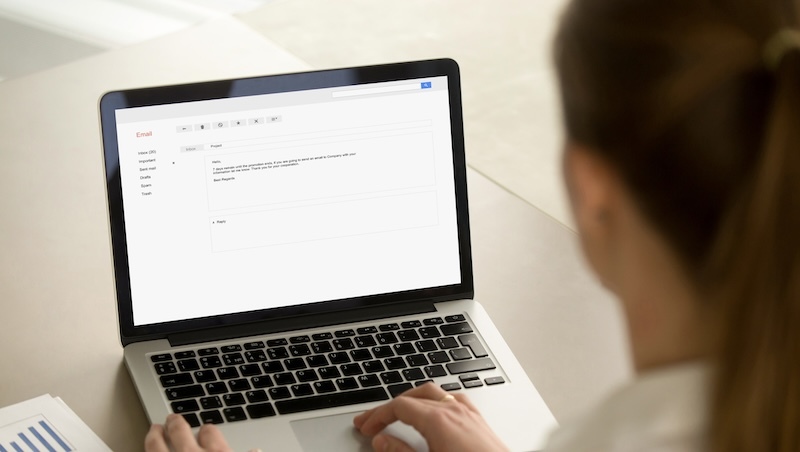 別再說「請告訴我你的想法」！最成功的人，寫email都不用這些短語