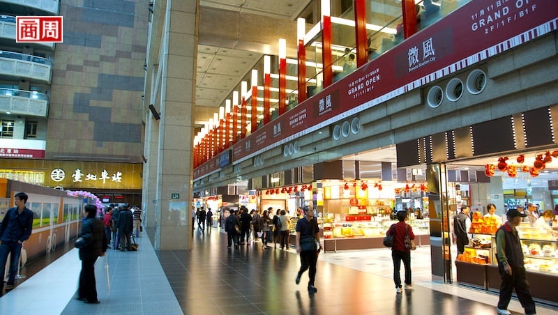 獨家》微風、新光三越經營權戰延燒！專櫃接撤場通知，北車恐陷2個月黑暗期