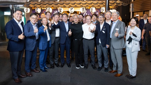 黃仁勳東京居酒屋飯局 疑似聚齊日本半導體大咖
