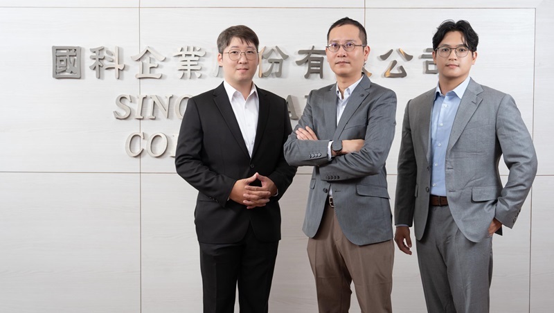 國科企業制振部經理江衍奕、副總經理陳思愷、系統及應用工程師龔柏亘