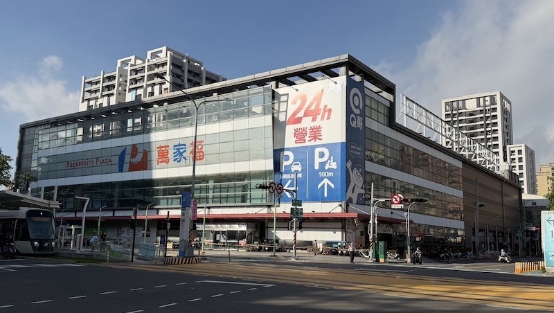 家樂福改名第一天！全台門市新招牌實拍，萬家福、樂家康長這樣