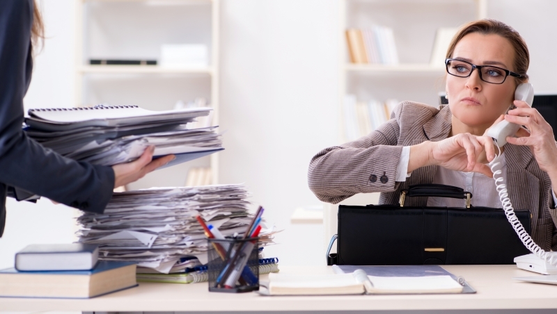 被會議、訪客佔滿，上班完全無法「做事」的中階主管，3個方法救回時間