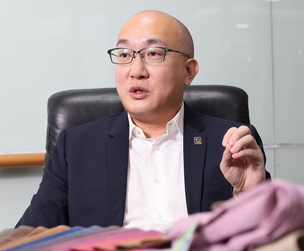 台灣唯一羊毛一貫廠，如何撐過川普三波關稅重擊，放大優勢？