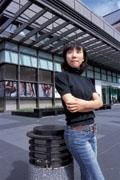 陳玲君她在大雪山的自家民宿工作,卻被現實問題打敗,一年後回到都市…… 陳玲君她在大雪山的自家民宿工作,卻被現實問題打敗,一年後回到都市……
