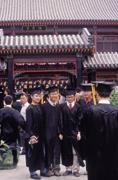 雖然中國大學生失業率高達30%,但MBA名校畢業依然搶手。 雖然中國大學生失業率高達30%,但MBA名校畢業依然搶手。