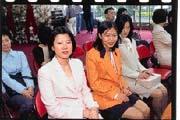 駱怡君(左)是初出茅廬的第三代女企業家。 駱怡君(左)是初出茅廬的第三代女企業家。