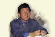 魏啟林陪蕭萬長救災,面對批評感觸深。 魏啟林陪蕭萬長救災,面對批評感觸深。