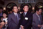陳田文(左)家族龐大,政經關係良好(右為陳田鈺)。 陳田文(左)家族龐大,政經關係良好(右為陳田鈺)。