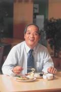 劉中興靠少吃與運動減肥兼養生。 劉中興靠少吃與運動減肥兼養生。
