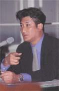 辜仲諒頻頻安排午餐會,藉以聯繫第三代跨國情誼。 辜仲諒頻頻安排午餐會,藉以聯繫第三代跨國情誼。