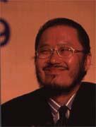 一手創造台鳳創紀錄股價的黃宗宏,如今反而套牢了自己,落得作繭自縛的下場。 一手創造台鳳創紀錄股價的黃宗宏,如今反而套牢了自己,落得作繭自縛的下場。