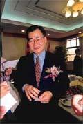 春節假期,毛治國大有出國「度假」的機會。 春節假期,毛治國大有出國「度假」的機會。