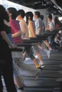 不景氣寒冬,上班族還是願意花錢上健身房,健康已成為金錢以外,人們追逐的新目標! 不景氣寒冬,上班族還是願意花錢上健身房,健康已成為金錢以外,人們追逐的新目標!