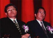 台北市議長陳健治(左)要幫國民黨打敗陳水扁(右)。 台北市議長陳健治(左)要幫國民黨打敗陳水扁(右)。
