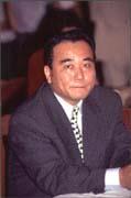 蔡豪認為有理走遍天下,難免讓人以為他目中無人。 蔡豪認為有理走遍天下,難免讓人以為他目中無人。
