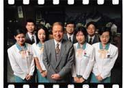 玉山銀行分別在1995年、1999年及今年拿到第1名。總經理黃永仁(前排中)表示,玉山經驗已經成為一種共識和文化,並落實在每位玉山人的身上。 玉山銀行分別在1995年、1999年及今年拿到第1名。總經理黃永仁(前排中)表示,玉山經驗已經成為一種共識和文化,並落實在每位玉山人的身上。