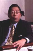 富邦產險副董事長蔡明興在三周內,環繞地球做了十一場行銷說明會。 富邦產險副董事長蔡明興在三周內,環繞地球做了十一場行銷說明會。