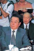 大學還沒畢業,林永謀就考上律師、司法官特考,一點都不輸阿扁總統的紀錄。 大學還沒畢業,林永謀就考上律師、司法官特考,一點都不輸阿扁總統的紀錄。