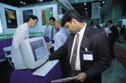 隨著企業加強監控員工,包括網誌、甚至即時通訊,已在嚴密監控網下無所遁形了。 隨著企業加強監控員工,包括網誌、甚至即時通訊,已在嚴密監控網下無所遁形了。