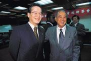 ■「外交口試」的報告模式,簡又新(左)認為,這樣的報告有助於駐外與部內「腦力激盪」。 ■「外交口試」的報告模式,簡又新(左)認為,這樣的報告有助於駐外與部內「腦力激盪」。