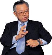 對於最近新台幣匯率的問題,彭淮南表示。目前干擾匯市因素是美元對主要幣別的變動,央行唯有採行匯率動態穩定策略來因應。 對於最近新台幣匯率的問題,彭淮南表示。目前干擾匯市因素是美元對主要幣別的變動,央行唯有採行匯率動態穩定策略來因應。