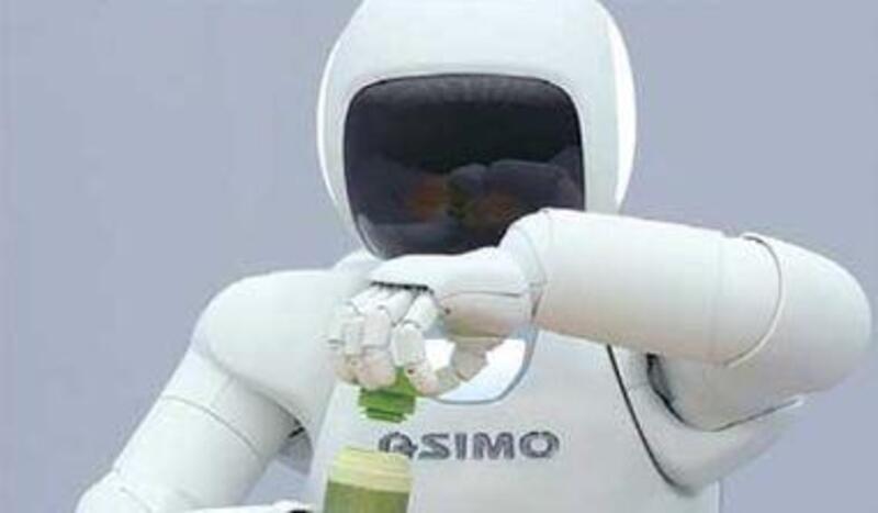 ASIMO再進化，機器人越來越像人