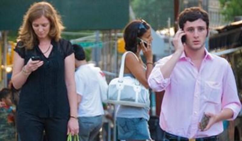 不是"惡整節目" 美國低頭族一路玩進急診室