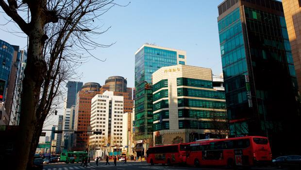 南韓為提振房市，決定開放投資移民限制。