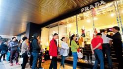 陸客來台的真相》不但壓低台灣人平均薪資，還能幫財團炒房！