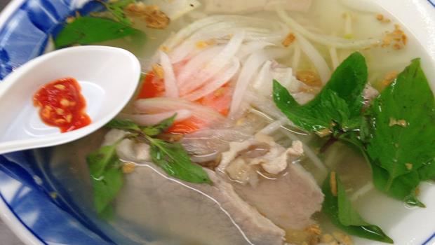 被婆婆嫌臭丟到垃圾桶的魚露，是她罐裝的鄉愁